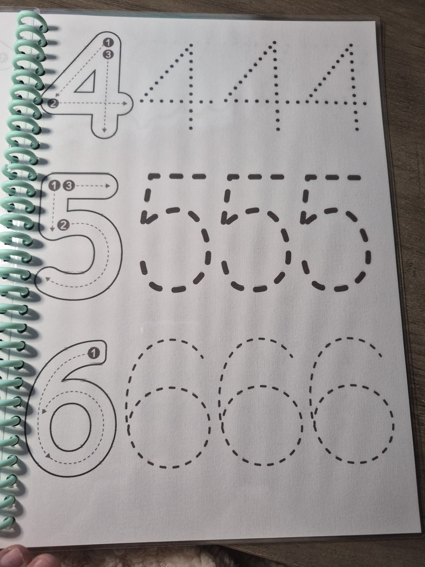 Livret d'activité Retrace les traits Les chiffres